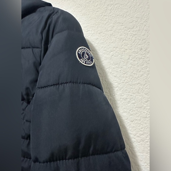 Abercrombie & Fitch size S Puffer Jacket - Picture 4 of 11